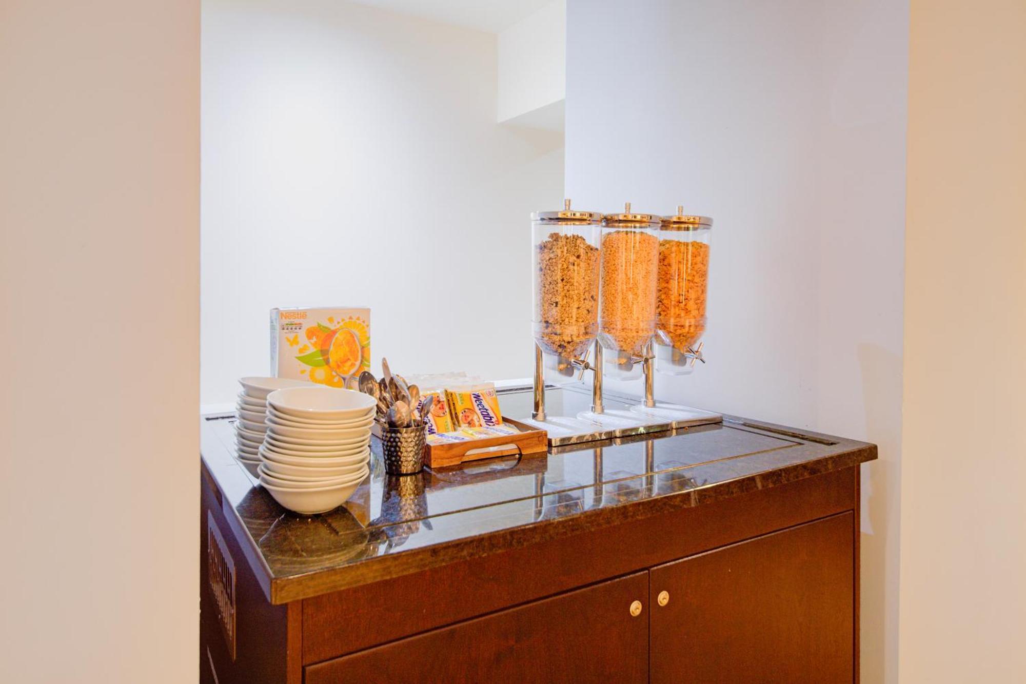 Belvilla Newport City Centre Hotel - Lifestyle Esterno foto